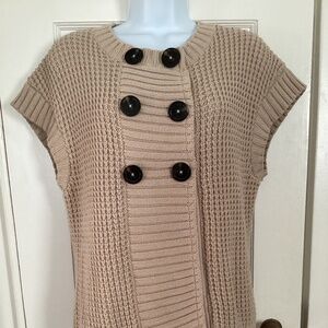 Michael Kors chunky knit tan sweater vest - machine washable. - sz LG